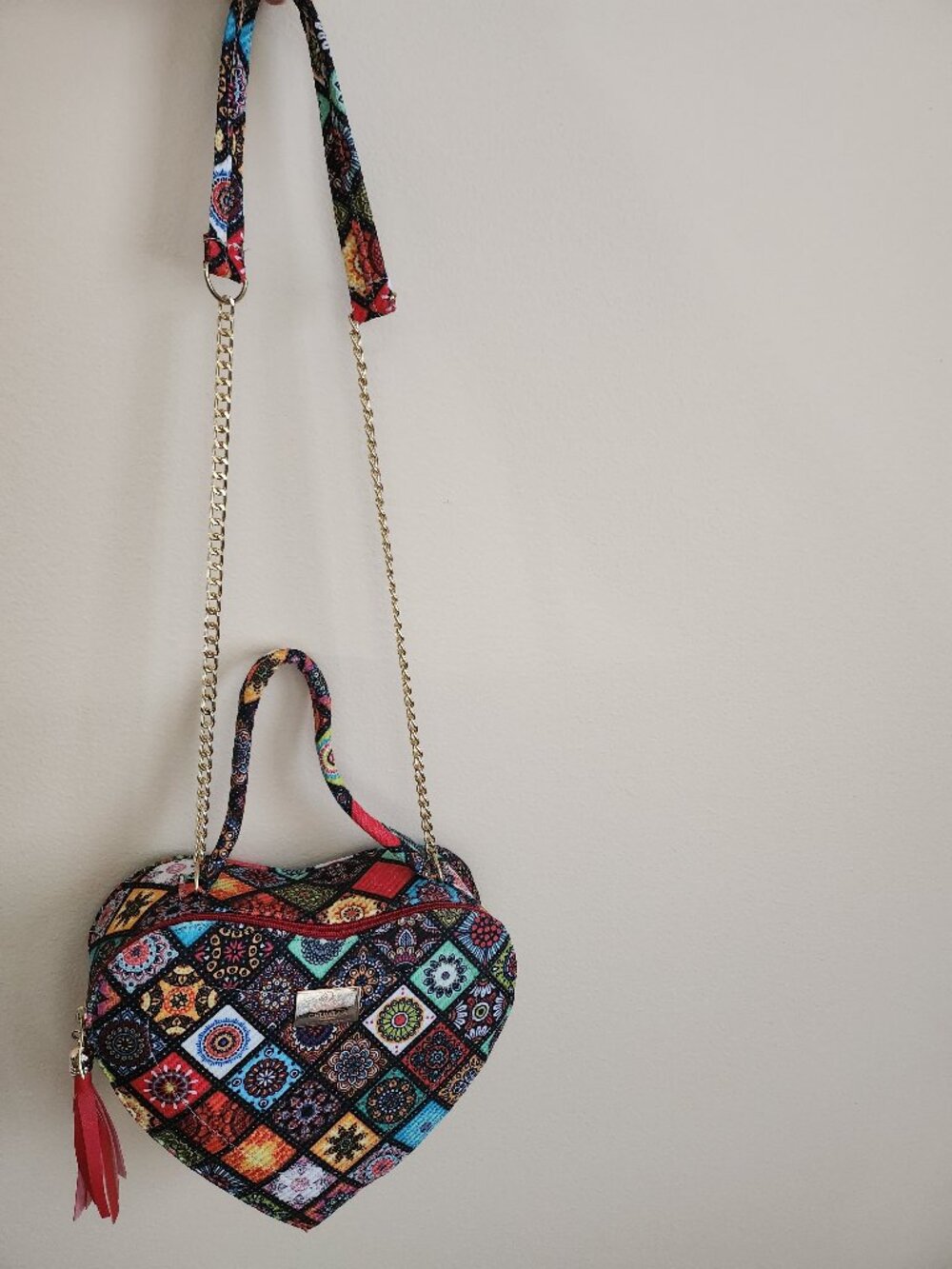 Handmade Heart Mexican Bag – Red Mosaic Jute with Gold Chain Strap